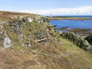 Seat under cliff on Copeland Bird Observatory 
