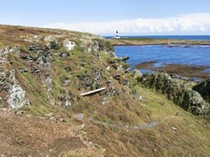 Seat under cliff on Copeland Bird Observatory 